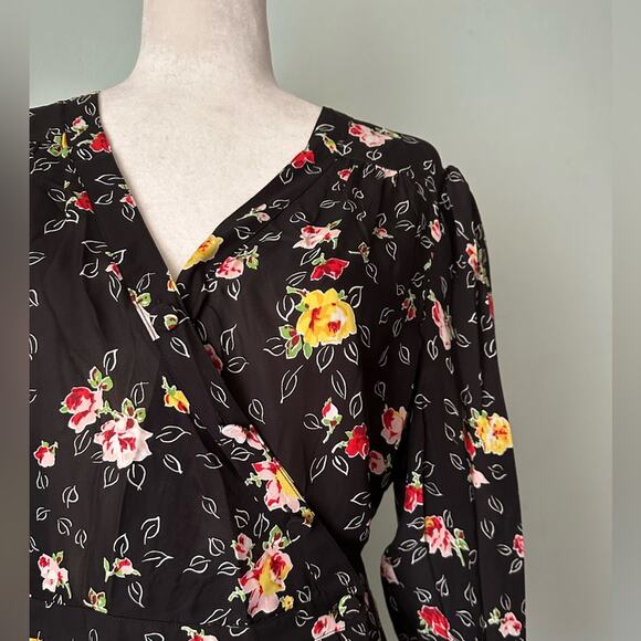 Veronica Beard Silk Floral Kiona Blouse Size 14 Vneck Peplum - Picture 8 of 8